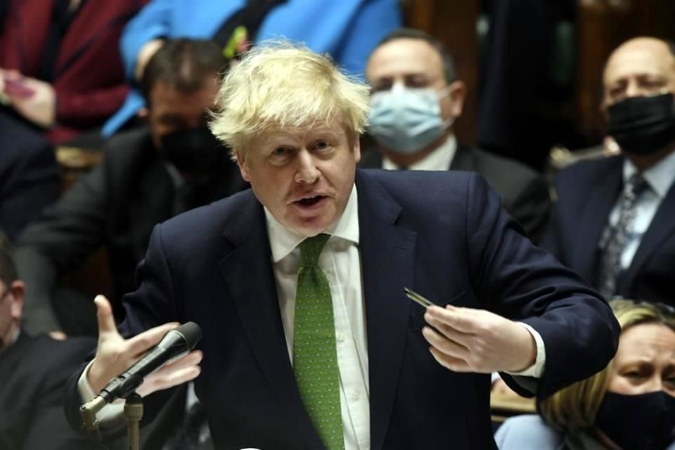 El Primer Ministro Boris Johnson descartó su renuncia pese a la rebelión en su partido.