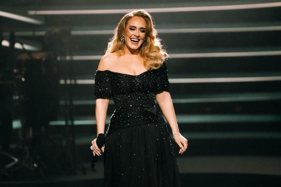 Adele tuvo que aplazar su residencia en Las Vengas debido a que no pudo tener listo su show a tiempo por problemas técnicos y contagios de coronavirus.