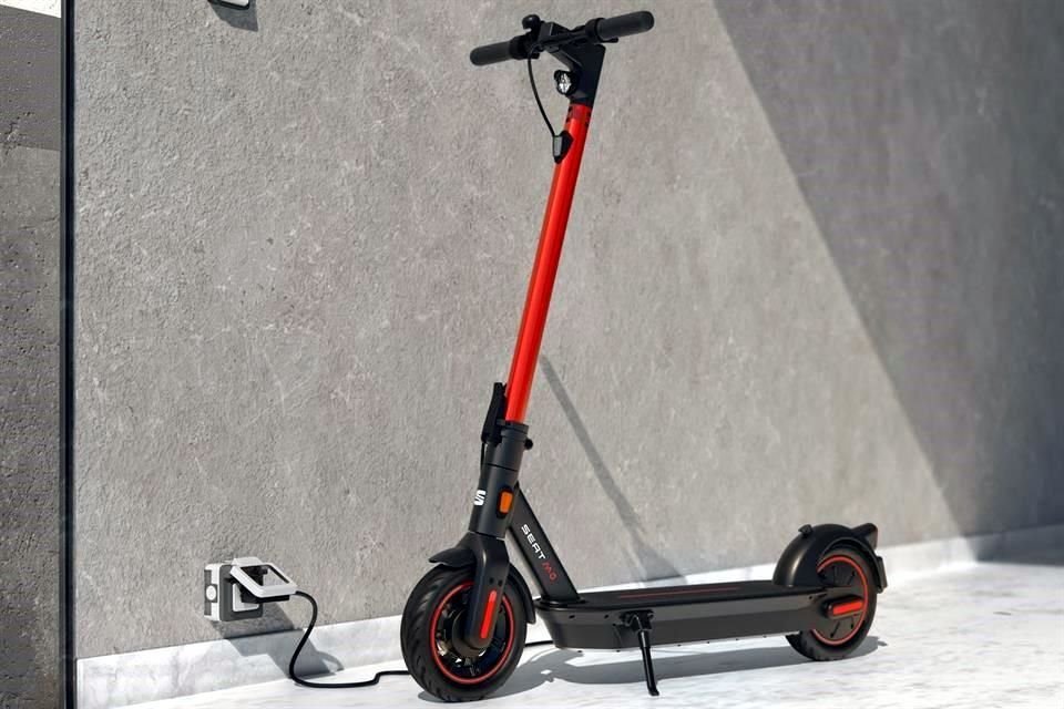 Este scooter eléctrico alcanza una velocidad máxima de hasta 20 km/h.
