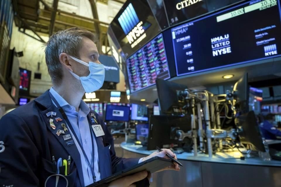 Dow Jones cayó a mercado bajista al cierre de este lunes.