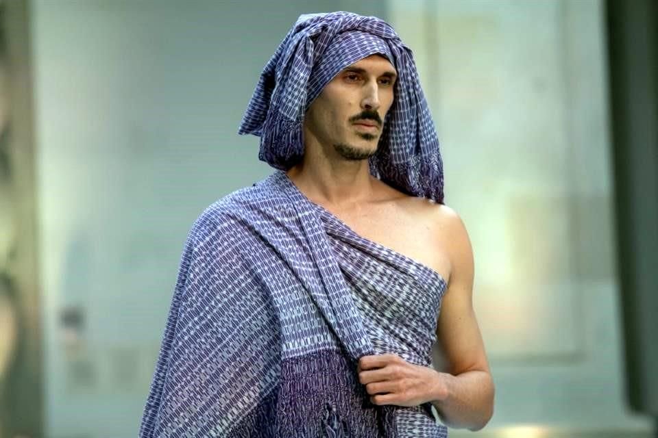 Las pasarelas del proyecto 'Original' se llevaron a cabo en Los Pinos del 18 al 21 de noviembre. Los modelos lucieron prendas creadas por diversas comunidades.