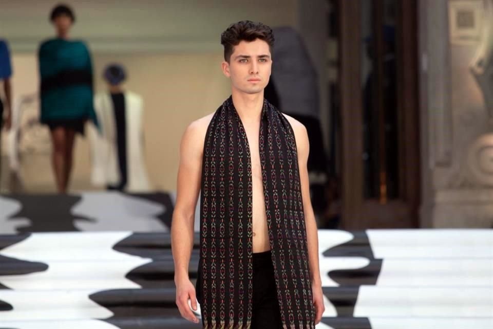 Las pasarelas del proyecto 'Original' se llevaron a cabo en Los Pinos del 18 al 21 de noviembre. Los modelos lucieron prendas creadas por diversas comunidades.