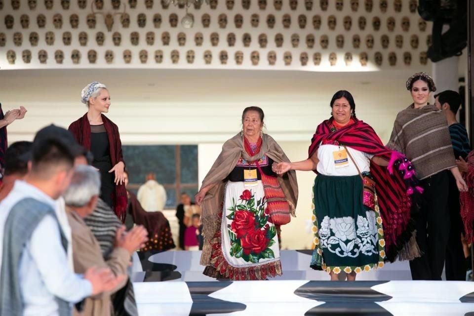 Las pasarelas del proyecto 'Original' se llevaron a cabo en Los Pinos del 18 al 21 de noviembre. Los modelos lucieron prendas creadas por diversas comunidades.