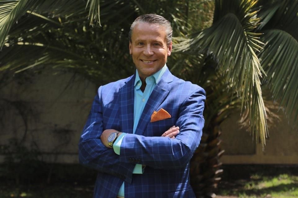 Alfredo Adame se dijo víctima de robo en el enfrentamiento que protagonizó la tarde de este martes y que se viralizó en redes.