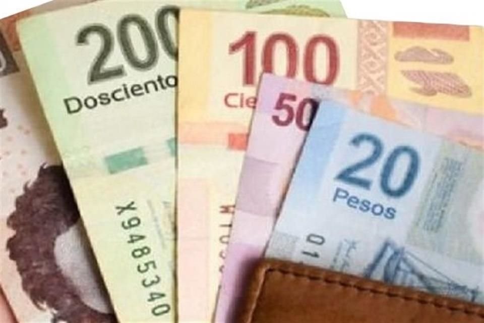 En contraste, el sector patronal advirtió que 20% es demasiado y que su propuesta ronda el 12% de incremento al salario mínimo para el siguiente año.