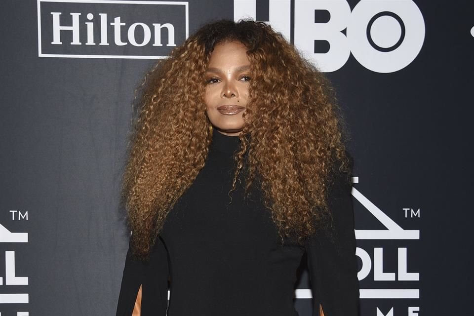 En el documental Janet Jackson habló sobre sus complejas relaciones con su padre y su hermano Michael y cómo fue su ascenso a la fama.