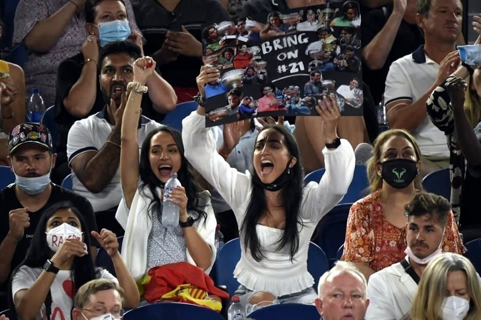 Mientras que los fans de Daniil Medvedev lamentaban la reacción de Nadal, ellas vitoreaban a su ídolo.