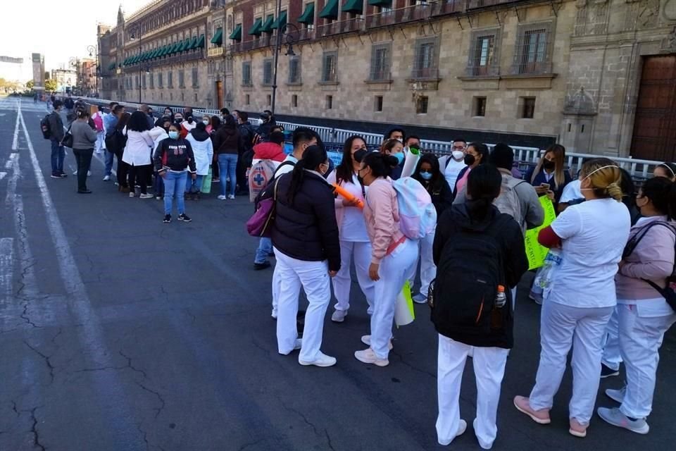 Los desempleados esperan tener hoy una nueva reunión con autoridades del Insabi.