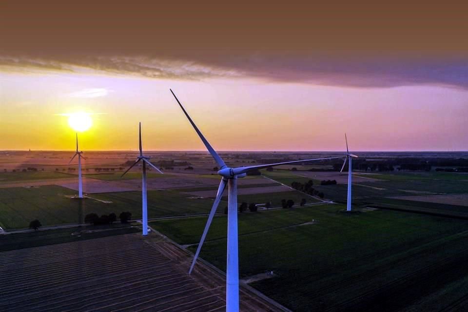 La estrategia de recuperación verde establece una política pública enfocada hacia la transición de energías limpias, principalmente con el desarrollo de proyectos de energía eólica en los próximos cinco años, en México y otras economías emergentes.