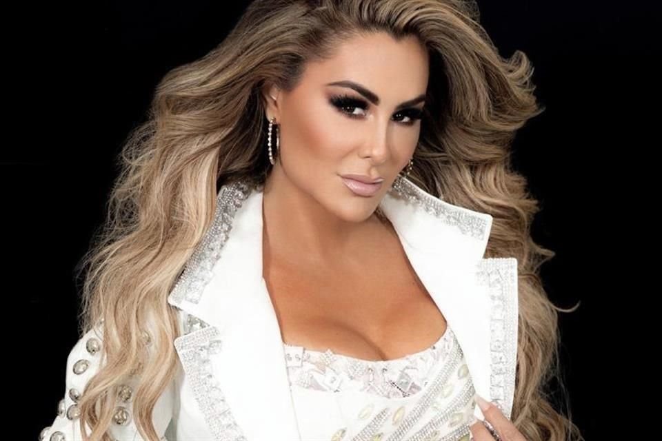 Una fuente cercana a Ninel Conde reveló que la cantante se casó con el empresario José Ángel González.  