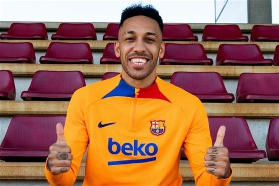 Pierre-Emerick Aubameyang llega para reforzar la delantero culé.