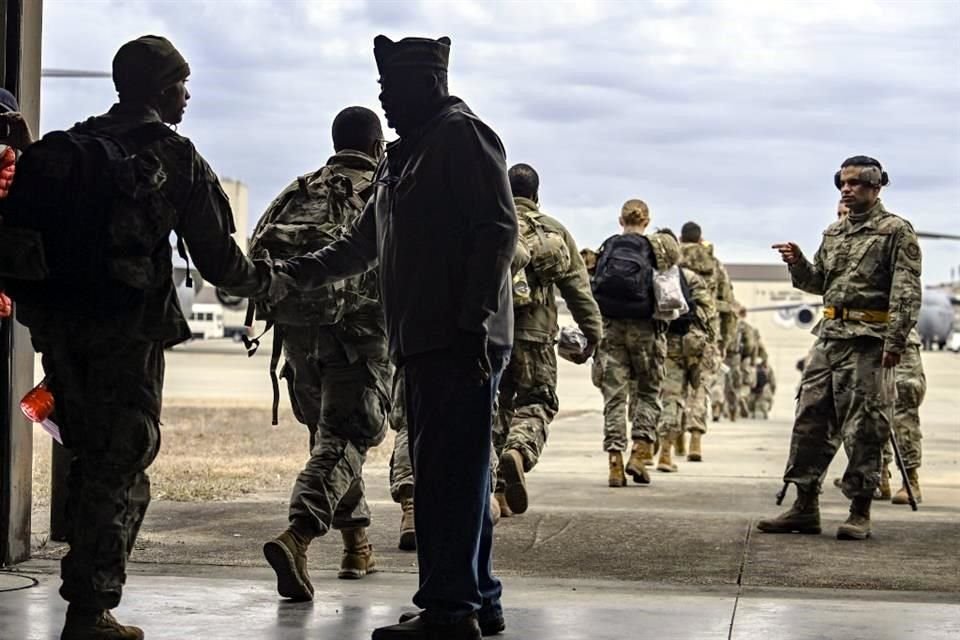 El Presidente Joe Biden demostró el poder militar de EU con la esperanza de disuadir una invasión rusa a Ucrania.