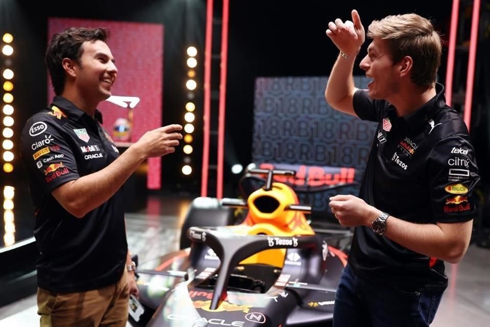 Pérez y Verstappen convivieron durante la presentación.