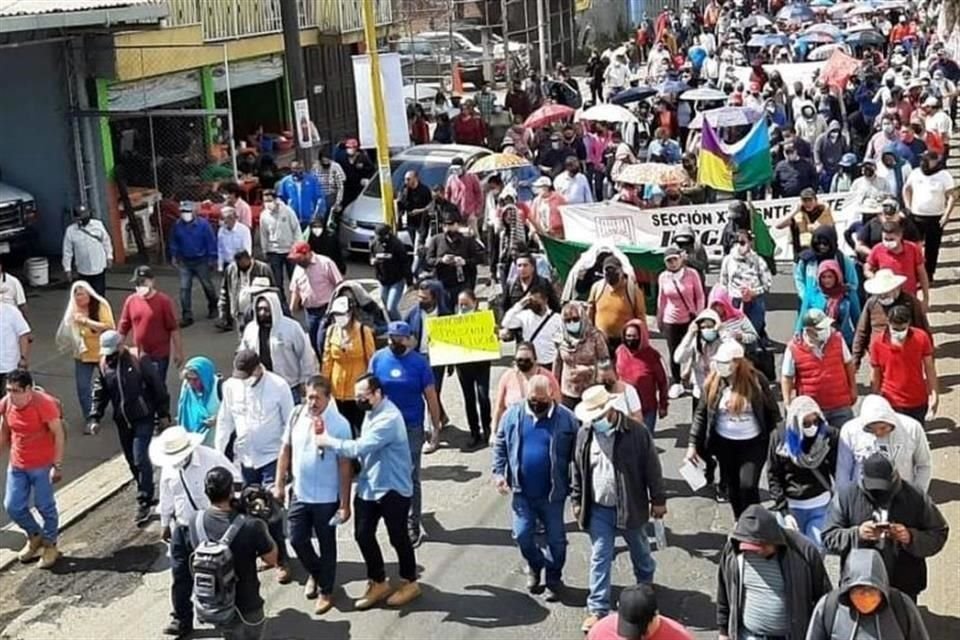 En manifestación, CNTE aseguró que la Sección 18 apoyó al Gobernador morenista Alfredo Ramírez Bedolla en las pasadas elecciones.