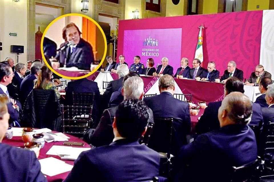 El empresario durante una reunión con el Presidente.