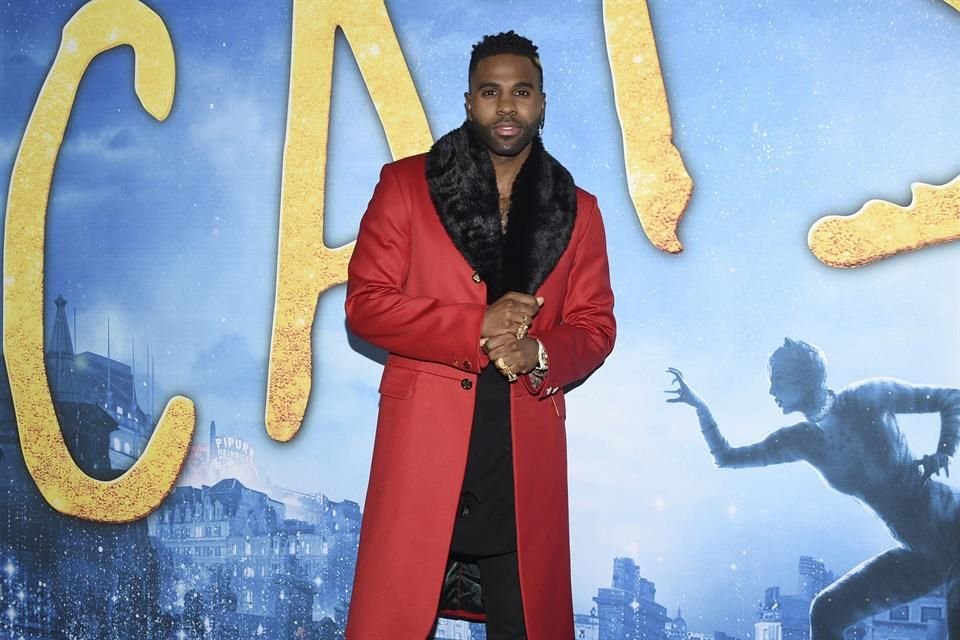 Jason Derulo anunció que está en espera de su primer hijo junto a su novia, la modelo Jena Frumes.