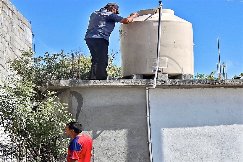 En Jalisco sólo el 38.8 por ciento de la población cuenta con cisterna o aljibe para almacenar agua potable, mientras 77.2 por ciento tiene un tinaco.