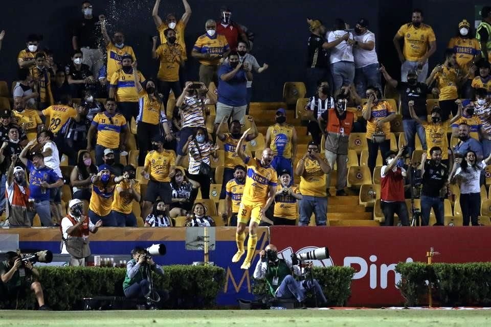 Carlos González marcó el empate al 35'.