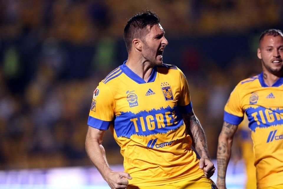 Gignac se convirtió en el máximo goleador de Tigres de Clásicos Regios.