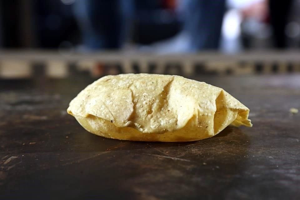 Una propuesta de modificación a la NOM-187, que regula las tortillas, exige transparencia en los ingredientes y prohibición del el uso de colorantes entre otras cosas.