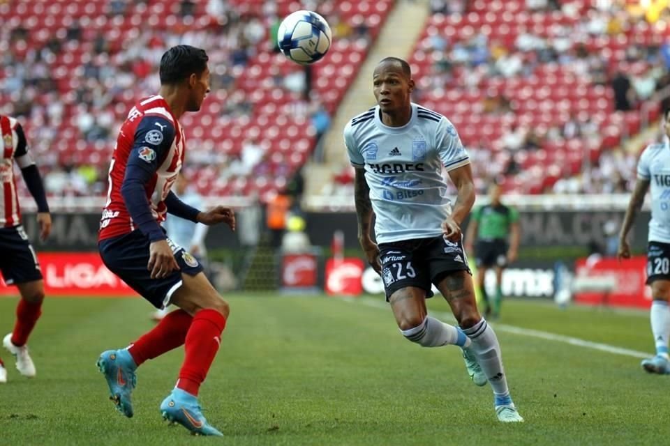 Las Chivas no contarán con Carlos Cisneros para enfrentar el sábado al León, debido a una lesión.