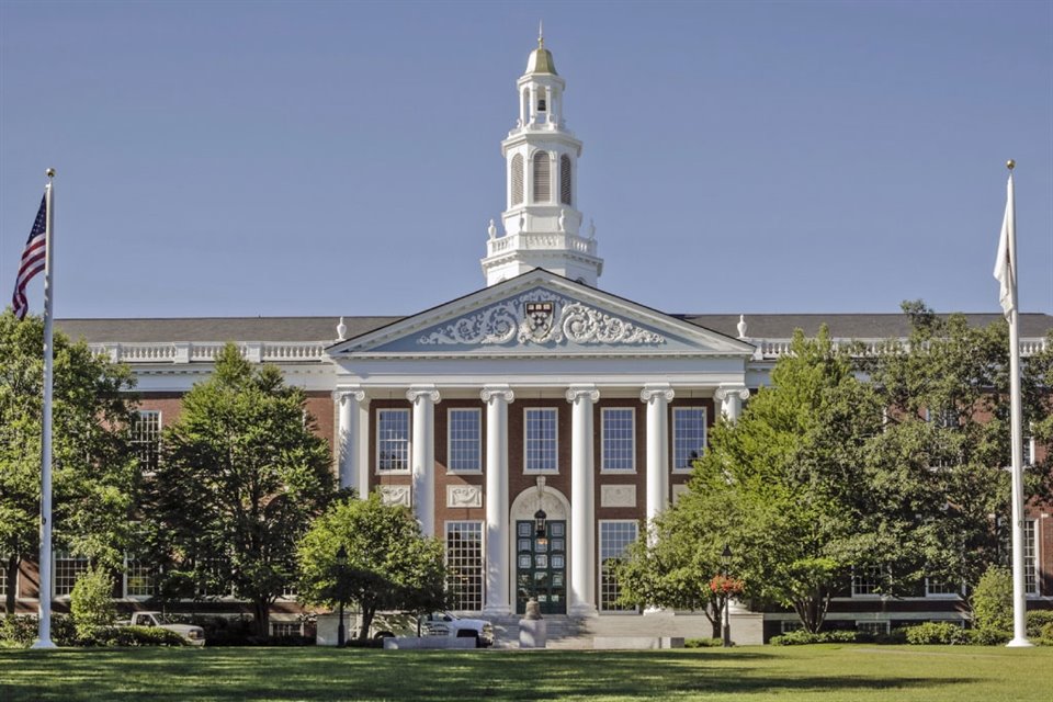 En Harvard, los 180 lugares del curso 'Liderazgo y Felicidad', impartido por Arthur Brooks, se agotan rápidamente.