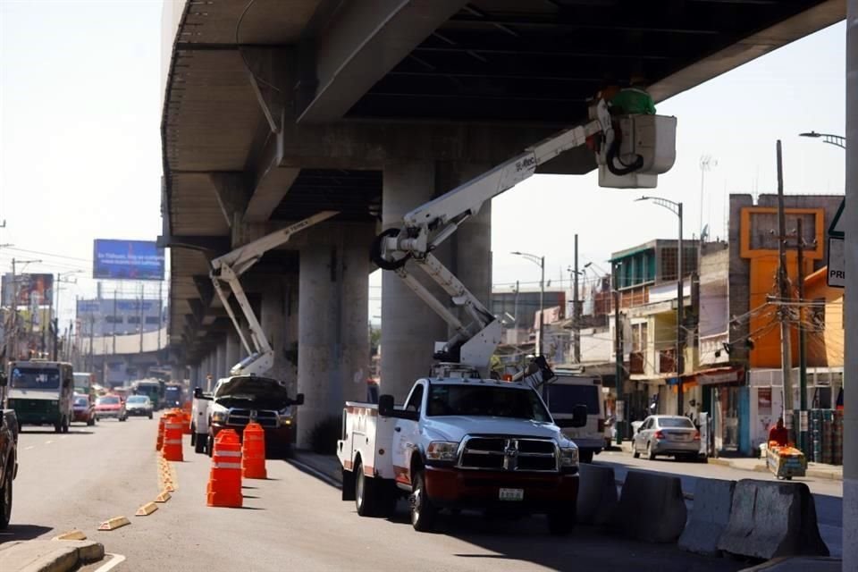 Los titulares del Metro, Guillermo Calderón y de la Secretaría de Obras y Servicios, Jesús Esteva, presentaron los avances y proyecciones de la intervención en la llamada línea dorada tras el colapso del 3 de mayo de 2021, el cual dejó 26 muertos y más de 100 heridos.