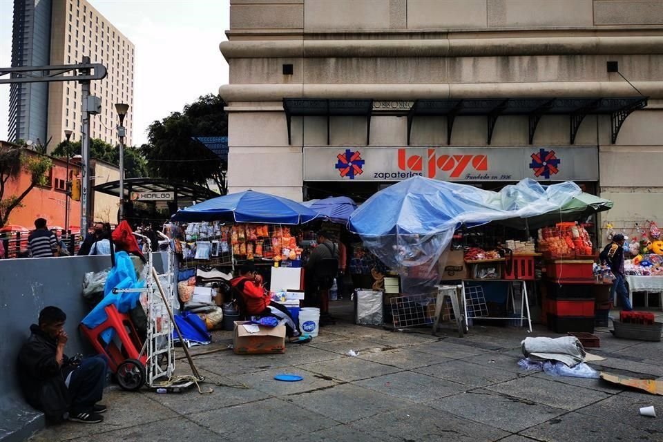 El Gobierno de la Ciudad de México sancionará con hasta 10 días de retiro a los comerciantes informales que incumplan nuevas reglas en su Plan de Trabajo.