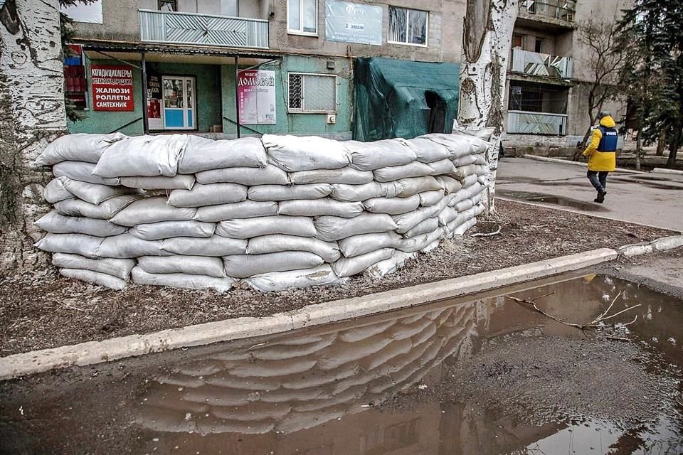 En la región de Luhansk, Ucrania, se han registrado bombardeos de separatistas prorrusos.