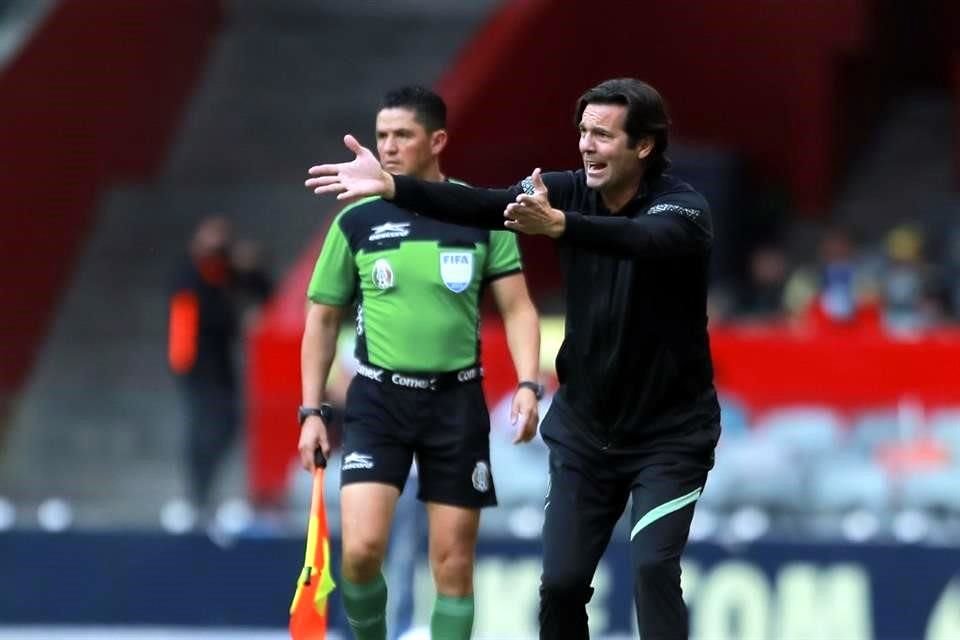 Santiago Solari vive su momento más difícil en el América.