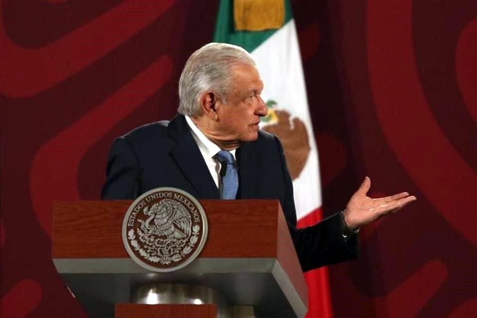 AMLO en conferencia mañanera desde Palacio Nacional.