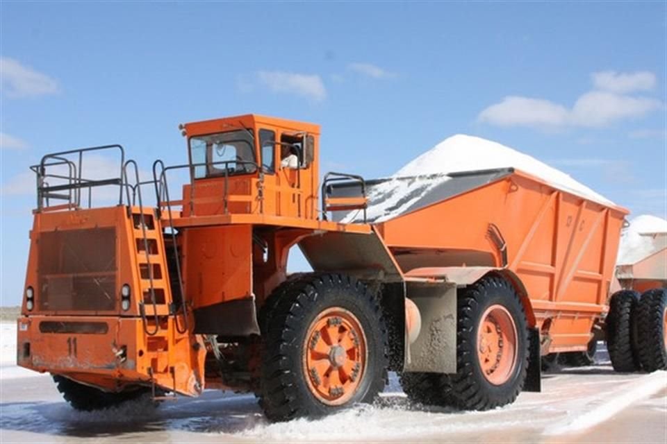 Exportadora de Sal opera en un área aproximada de 80 mil 453 hectáreas de terrenos localizados en las salinas de Guerrero Negro.