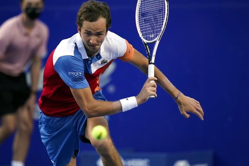 Daniil Medvedev está a dos triunfos de la Final del Abierto Mexicano, lo que le garantiza ser el número uno del mundo.