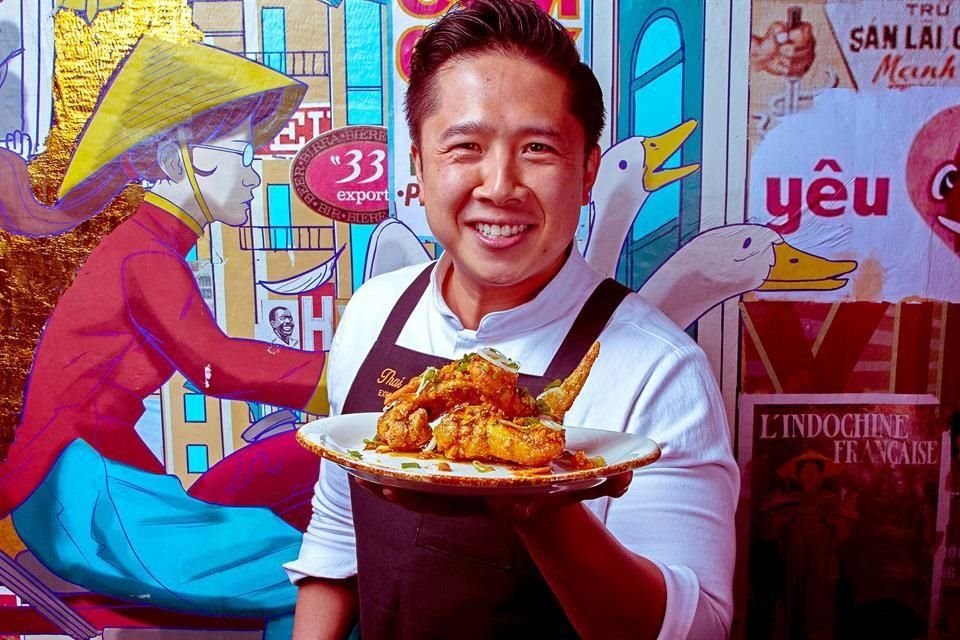 Influencias chinas, francesas y japonesas resaltadas por el umami de la auténtica salsa de pescado definen el carácter culinario de aquel país asiático. En foto, el multi galardonado chef Thai Dang.