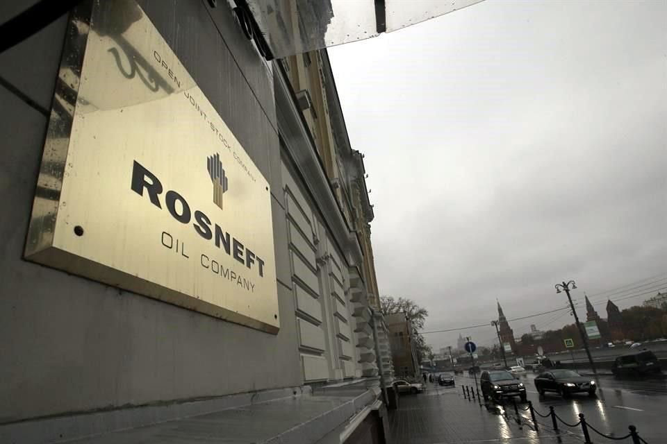 El presidente ejecutivo de BP, Bernard Looney, y su predecesor, Bob Dudley, dejarán el directorio de Rosneft.
