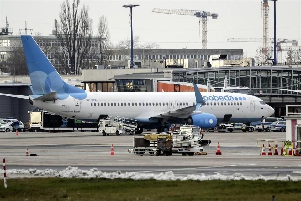 Rusia restringió los vuelos de compañías aéreas de 36 países, incluyendo a los de la UE y Canadá, que la vetaron su espacio aéreo por invasión a Ucrania.