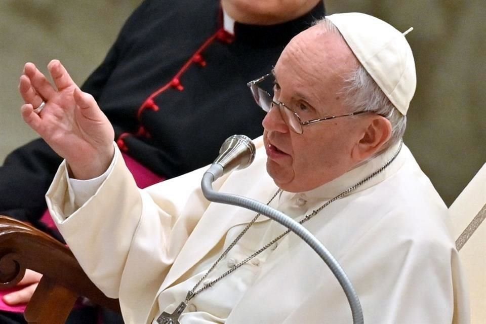 Ayer, durante su audiencia dominical, el Papa Francisco hizo un llamado a callar las armas.