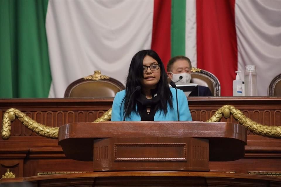 'Es mi voluntad separarme y dejar de formar parte del Grupo Parlamentario del Partido Acción Nacional en el Congreso de la Ciudad de México, II Legislatura', expresó Evelyne Vicenteño.