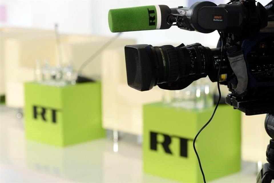 La Unión Europea(UE) bloqueó este martes en todo el bloque la difusión de los canales 'propagandísticos' rusos Sputnik y RT.