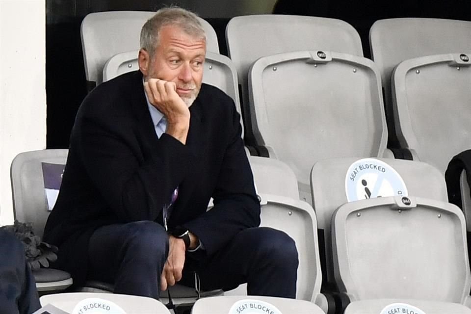 El oligarca ruso Roman Abramovich estáría buscando vender sus propiedades en Londres y al Chelsea.