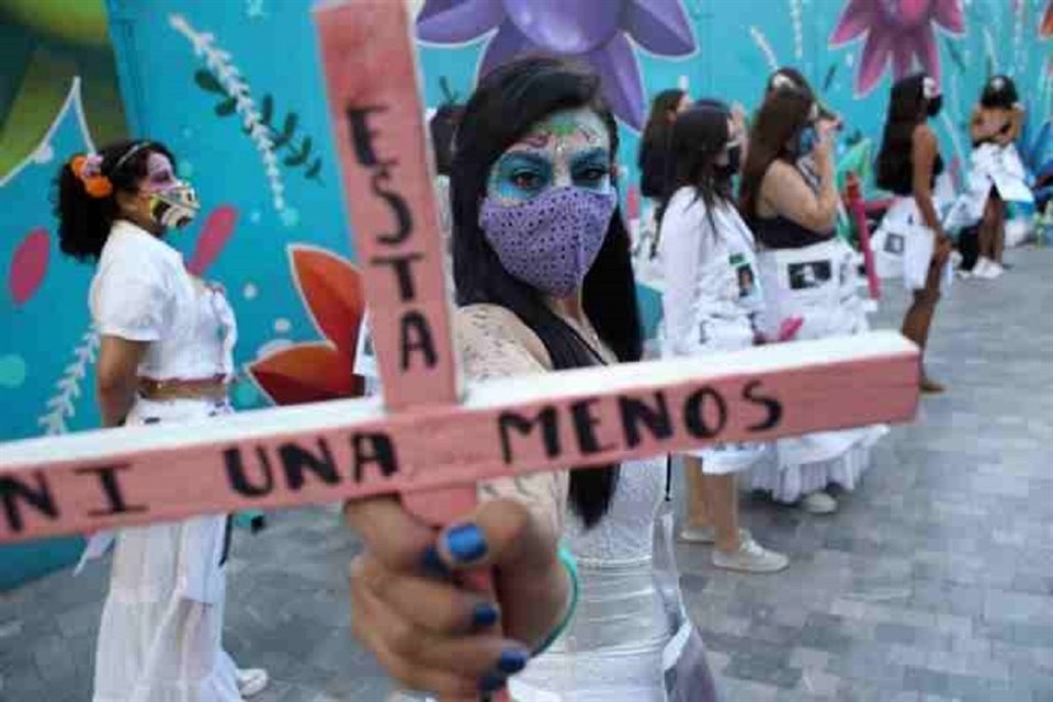 El llamado es a acudir a la Antimonumenta, el jueves, y el viernes, para regalar juguetes, productos no perecederos o cualquier donación para niños y adolescentes hijos de víctimas de feminicidio.