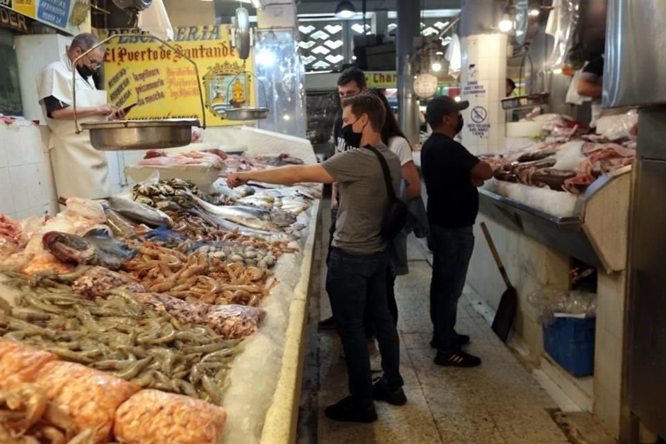 Esta semana, los pasillos del Mercado, ubicado en el Centro Histórico, lucieron con poca gente.