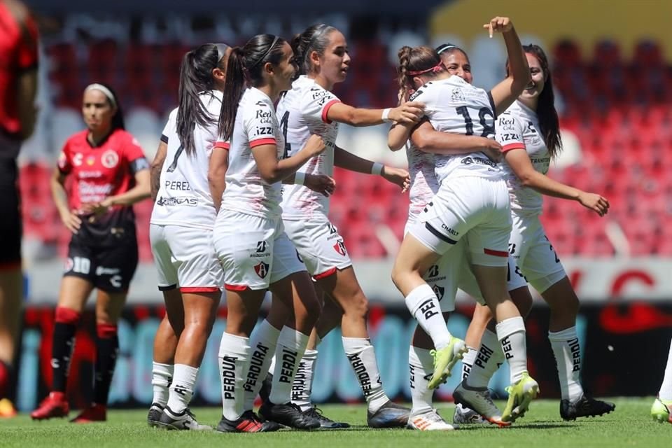 La Rojinegra Alejandra Lomelí anotó, desde fuera del área, para el 5-1.