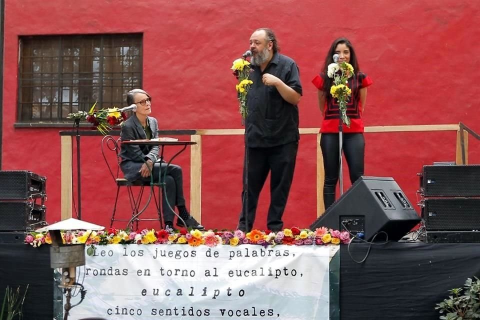 Primera jornada del Festival de Poesía por Primavera, en la Hostería La Bota en el Centro Histórico.