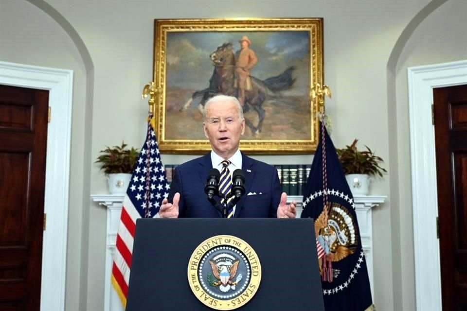 El Presidente estadounidense, Joe Biden, anunció la prohibición de las importaciones estadounidenses de petróleo y gas rusos desde la Sala Roosevelt de la Casa Blanca.