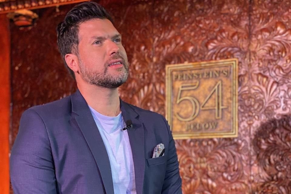 El actor mexicano de Broadway, Mauricio Martínez se unió a la denuncia pública de Sasha Sokol, argumentando que otro productor intentó tocarlo.