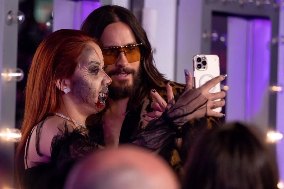 Jared Leto, protagonista de Morbius, se tomó selfies con los fans.