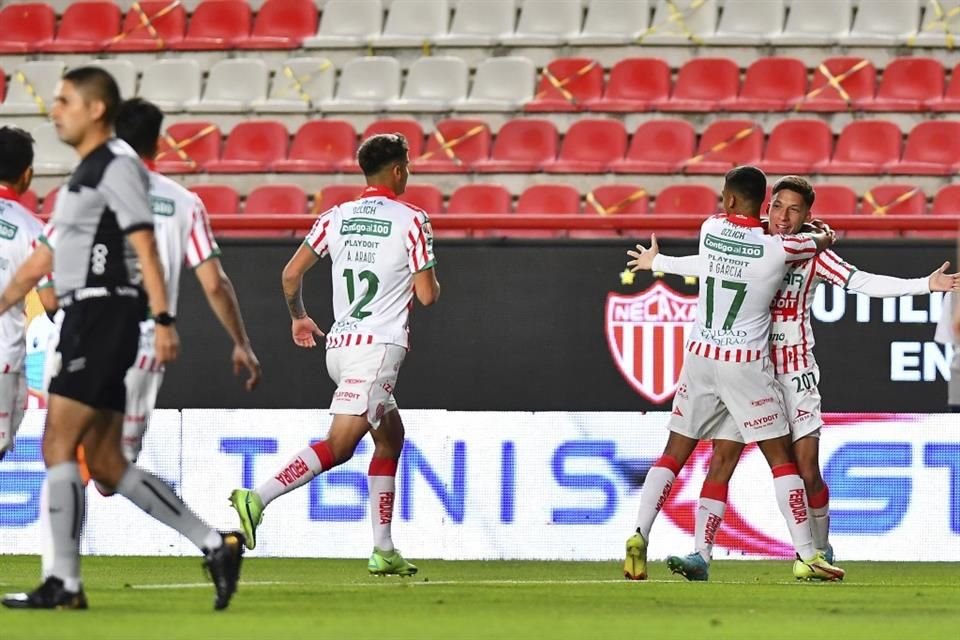 El joven Jurado, de 17 años, marcó su primer gol con el Necaxa.