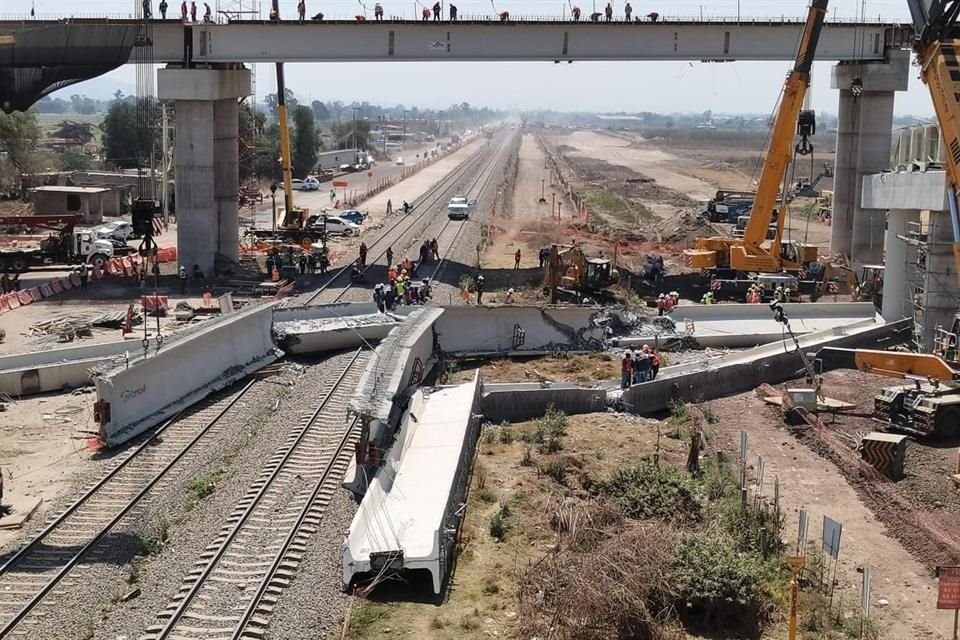 El colpso de la trabe dejó una persona muerta.