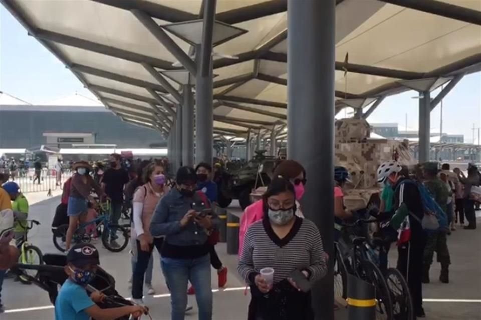 Arribo de los ciclistas a las instalaciones del AIFA.